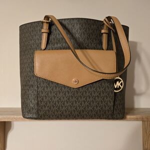 Michael Kors Jet Set Logo Pocket Tote Bag In Brown And Acorn